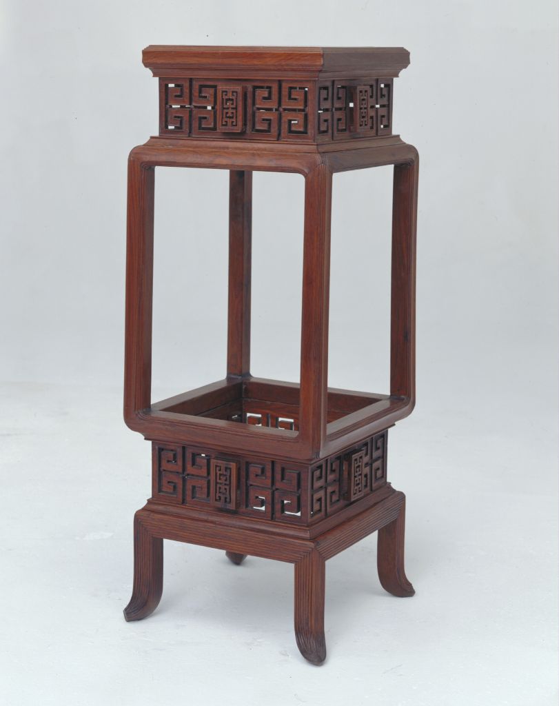 图片[1]-Yellow flower pear wood carving square table-China Archive